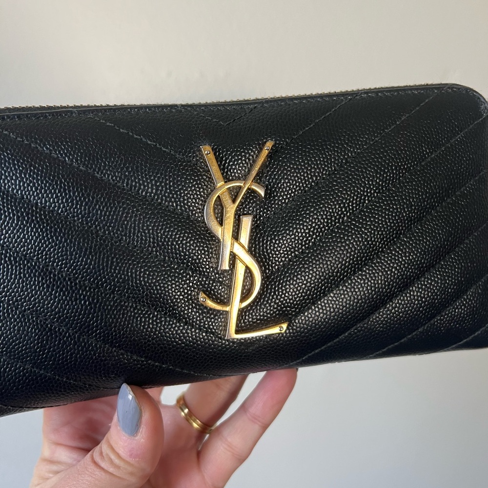 Saint Laurent YSL logo Cassandra Long Zip Wallet Black And Gold - Picture 3 of 12